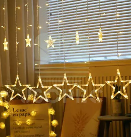 Pôsobivé vianočné osvetlenie v podobe hviezd