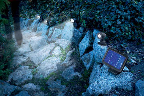 Solárne osvetlenie záhradných chodníkov LED