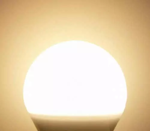 LED žiarovka E27