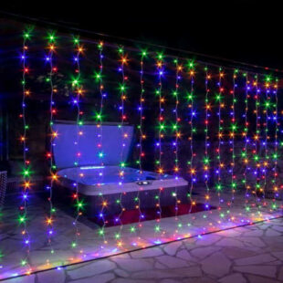 Farebná vianočná svetelná reťaz so 600 LED diódami